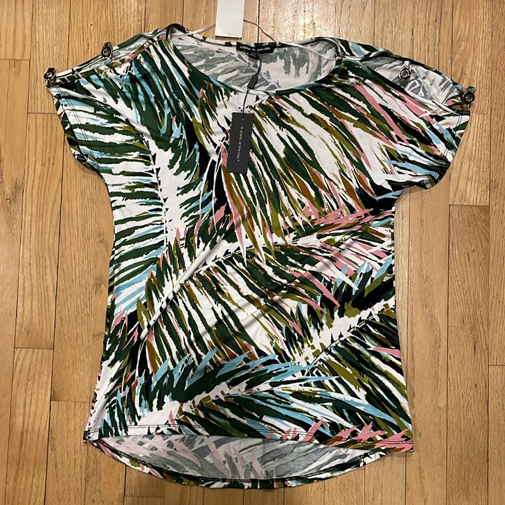 •NWT•CABLE & GAUGE // multi color // cold shoulder // dressy tee // size SM - Picture 10 of 16